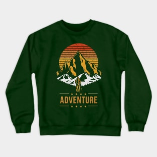 Vintage Mountain Range Hiking Adventure Retro Sunset Design Crewneck Sweatshirt